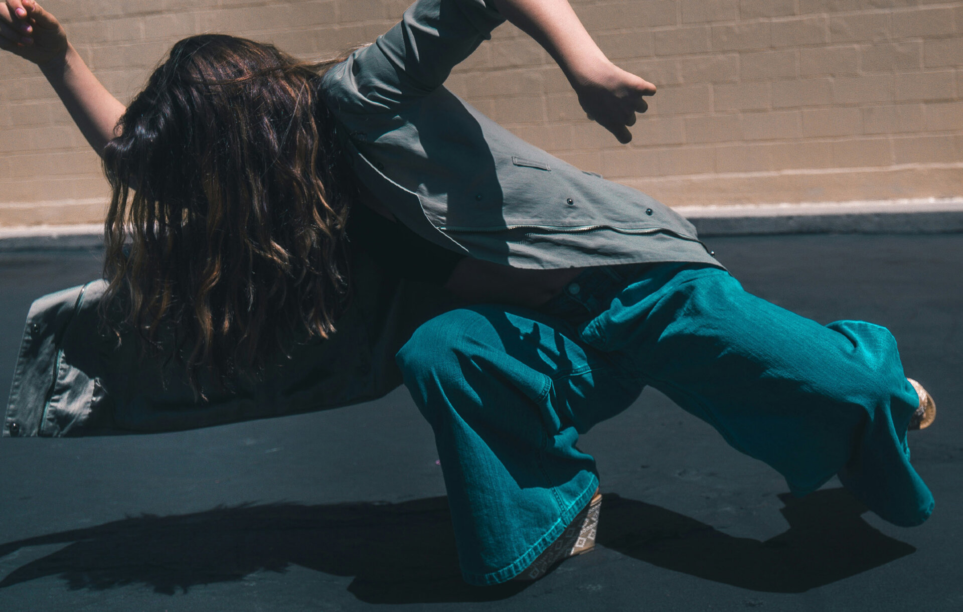 dylan dancing woman marketing